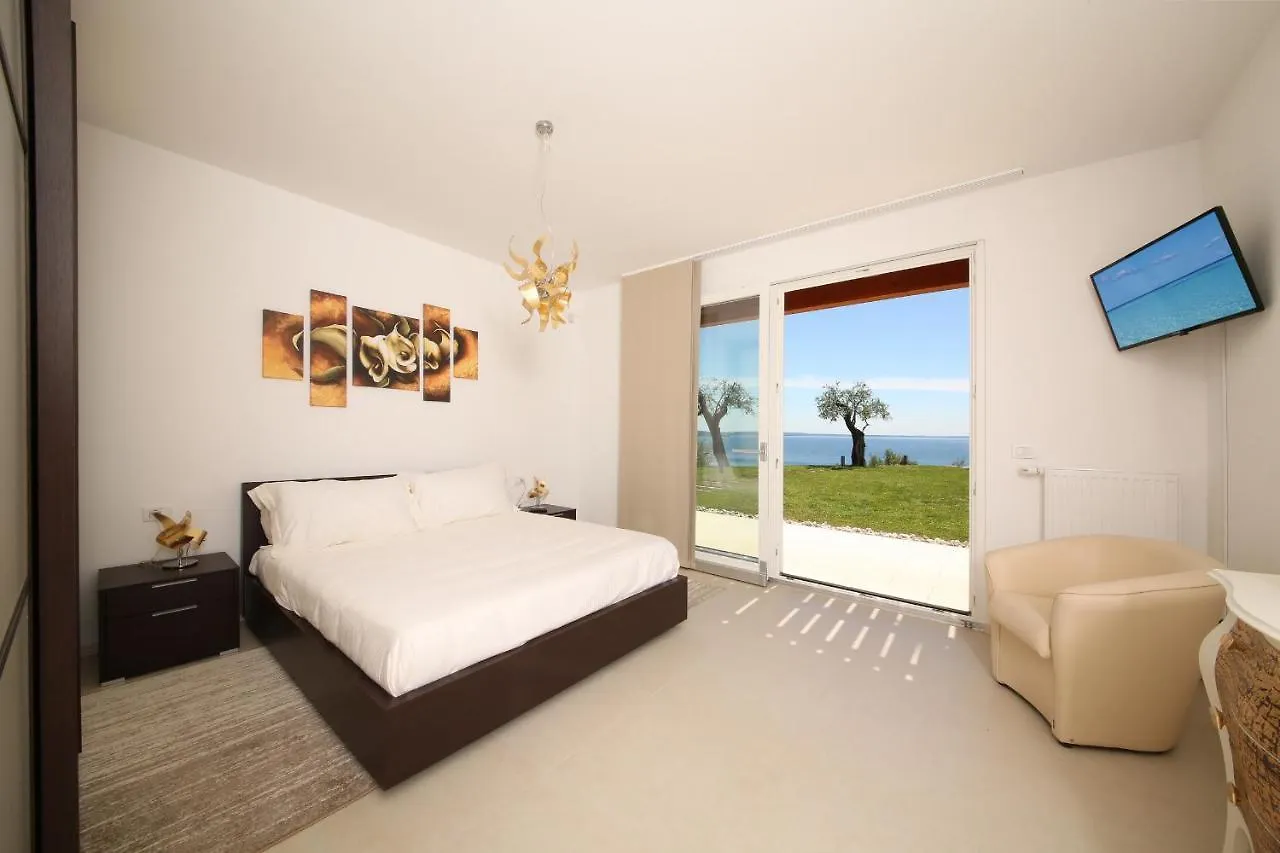 Villa Albachiara, Private Luxury Villa With Private Pool And Lake View Gardone Riviera