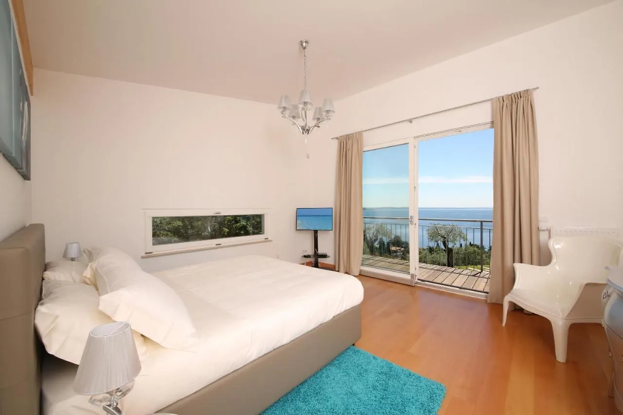 Villa Albachiara, Private Luxury Villa With Private Pool And Lake View Gardone Riviera
